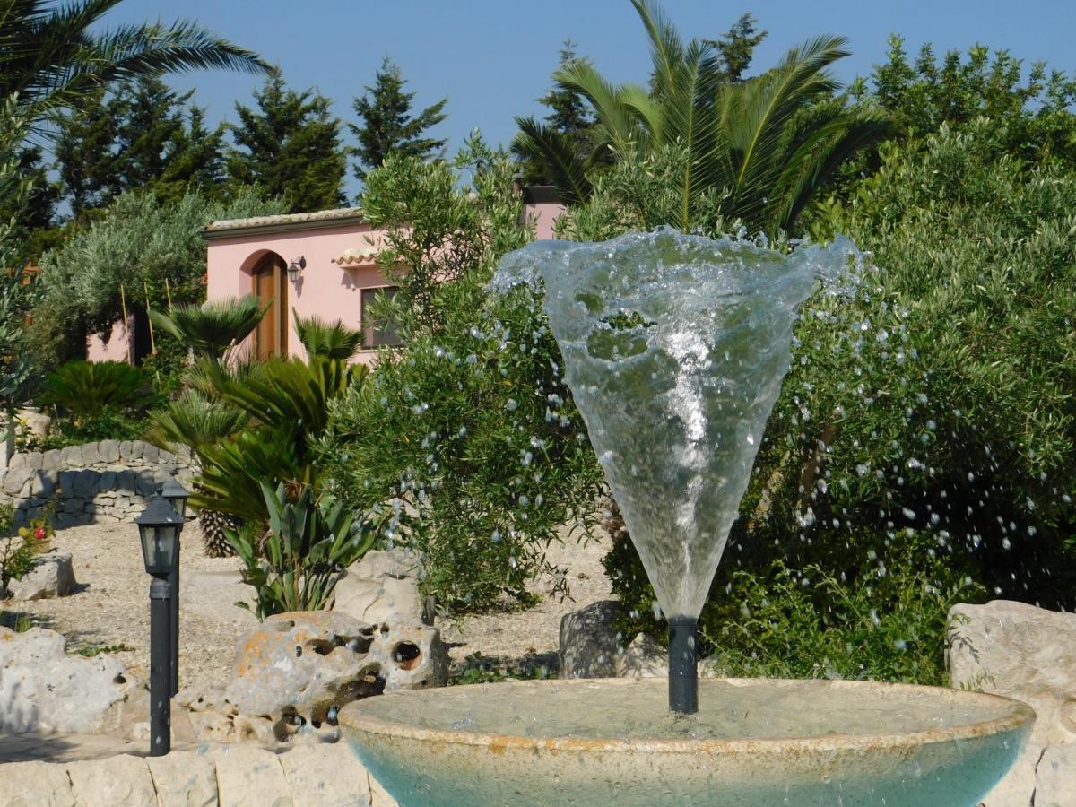 dependance in villa con piscina Ragusa Esterno foto