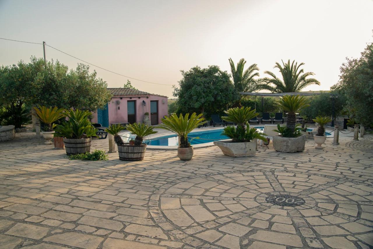 dependance in villa con piscina Ragusa Esterno foto