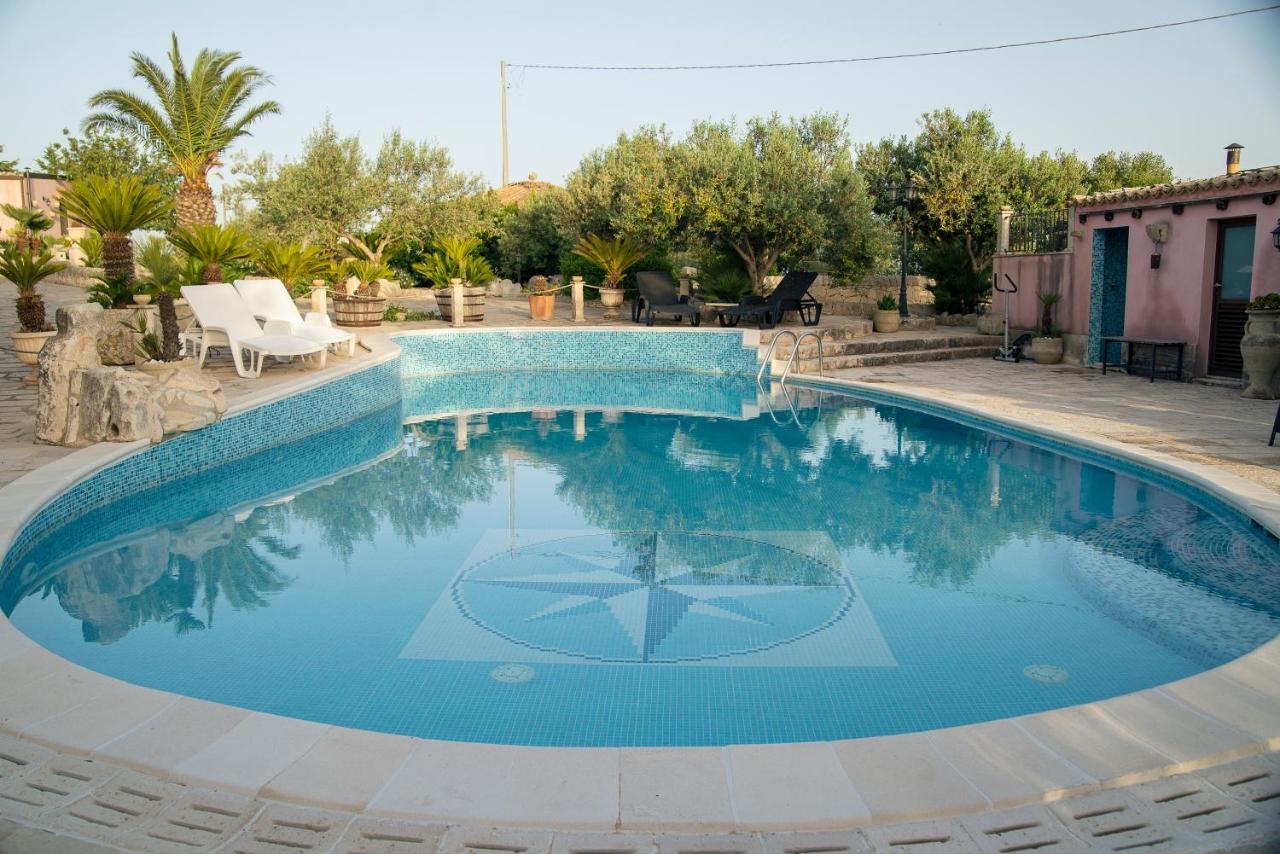 dependance in villa con piscina Ragusa Esterno foto