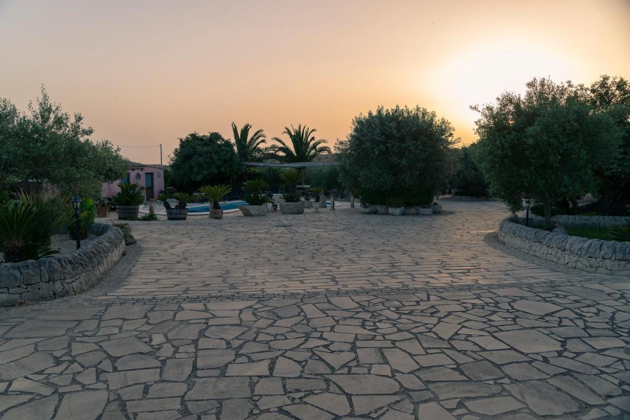dependance in villa con piscina Ragusa Esterno foto