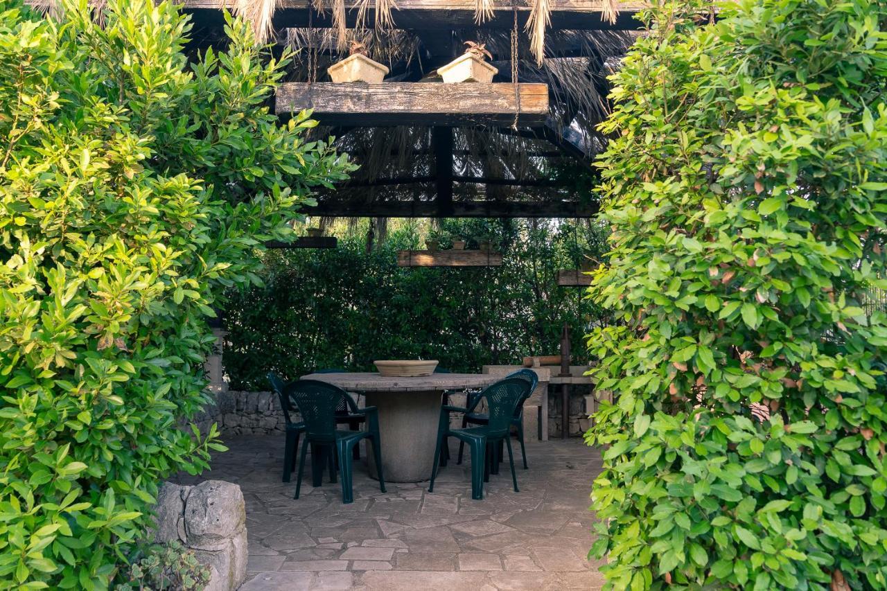 dependance in villa con piscina Ragusa Esterno foto