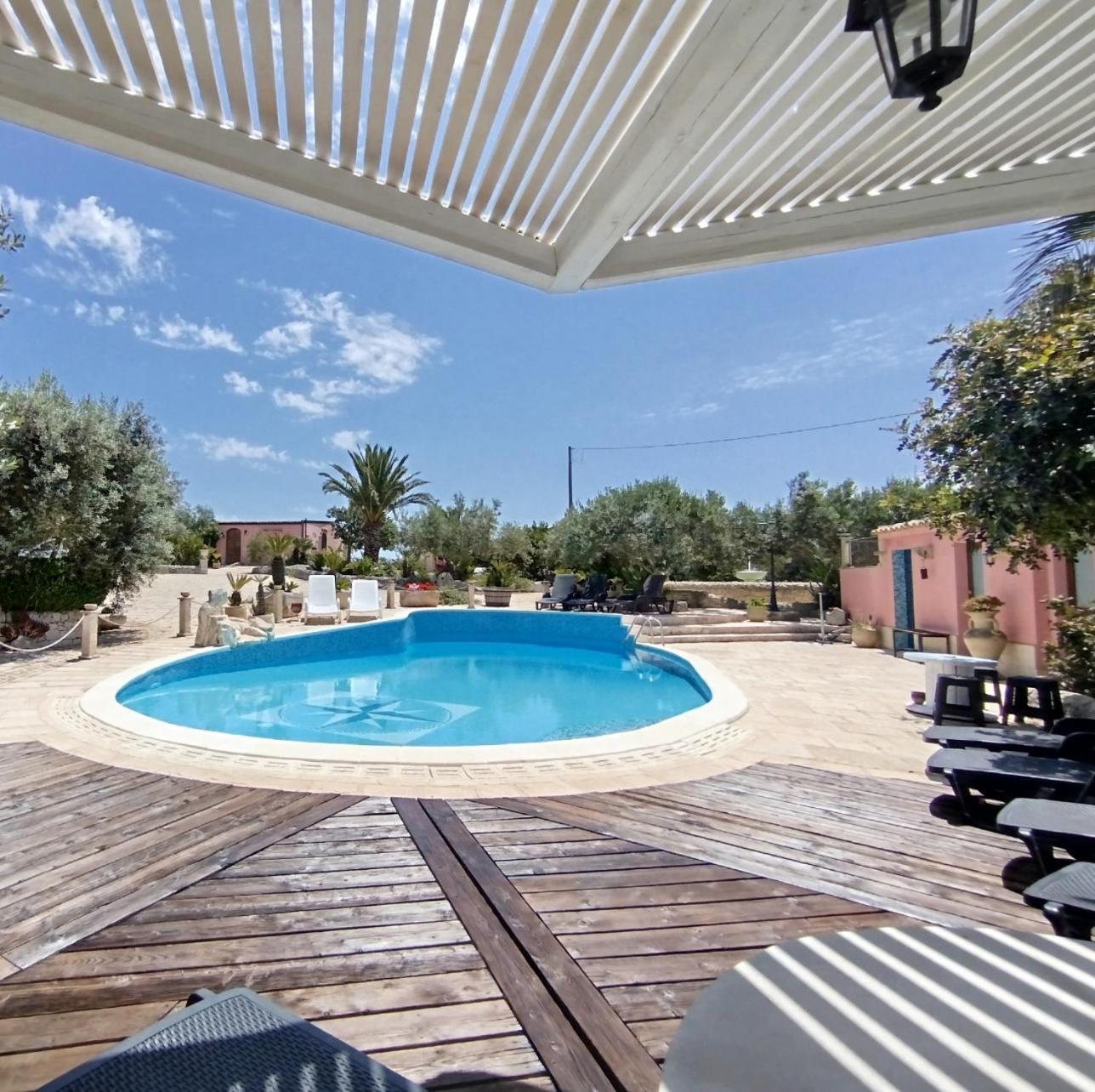 dependance in villa con piscina Ragusa Esterno foto